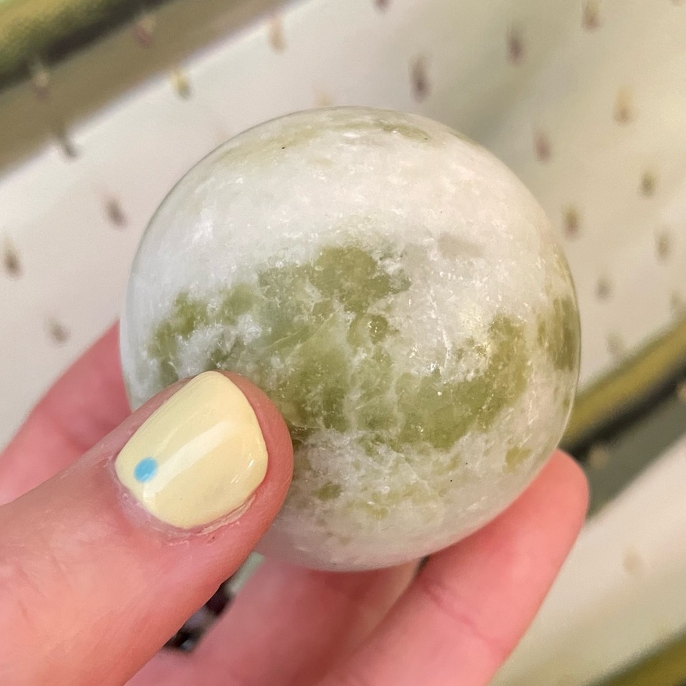 🥝Green & White Jade Sphere🥝 7 oz